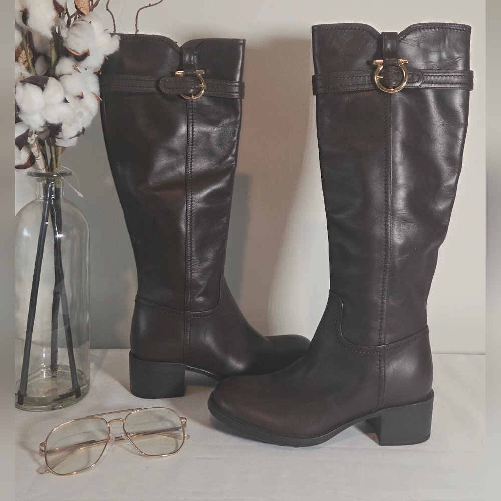 Brand NEW Authentic Salvatore Ferregano Brown Boots Sz 6